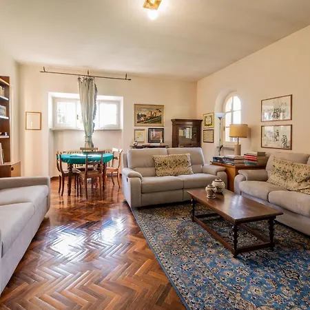 Sara Villa Foligno