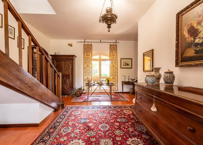 Sara 빌라 폴리뇨