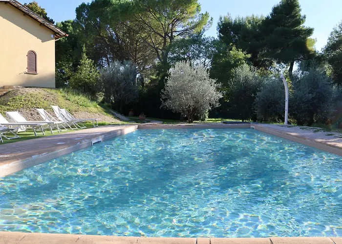 Sara 빌라 폴리뇨